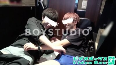 BOY-96 初登場!!イケメン２人がBOYからデビュー!!仲良くボックスで欲望を吐き出す!!