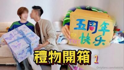 @takkikt EP.17 – Take a Look at the 5th Anniversary Gifts from Our Fans看看粉絲們送..