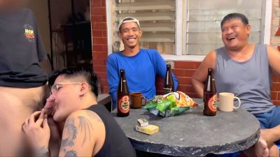 Blowjob in Front of Uncles – AngelKing_xxx